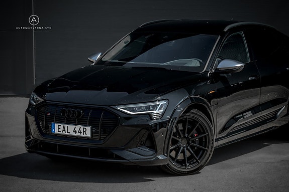 Audi e-tron S 3 of 5