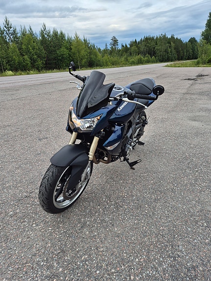 Kawasaki Z1000 4 of 5