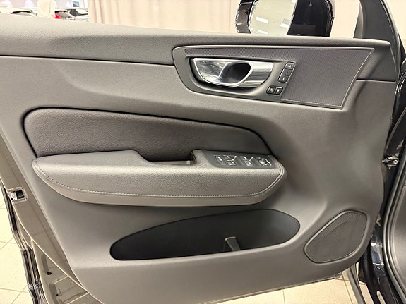 Volvo XC60 4 of 5