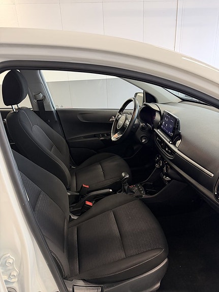 Kia Picanto 9 of 20