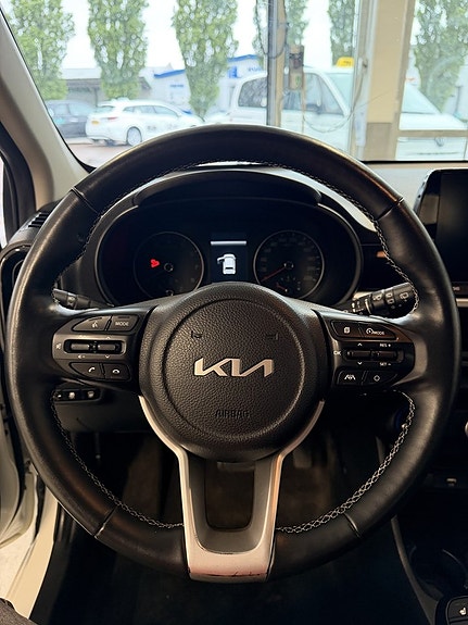 Kia Picanto 15 of 20