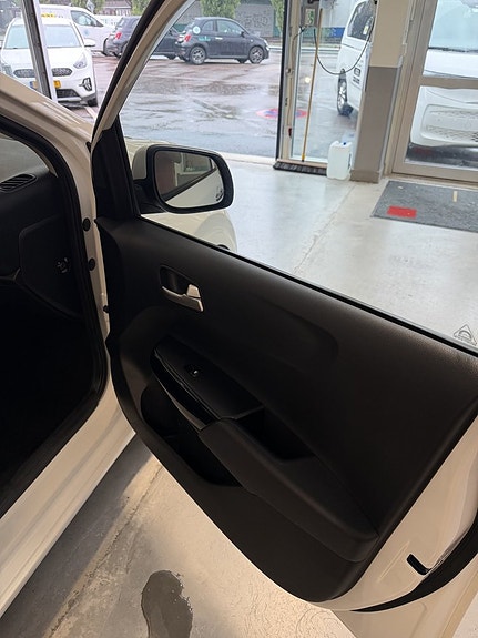 Kia Picanto 20 of 20