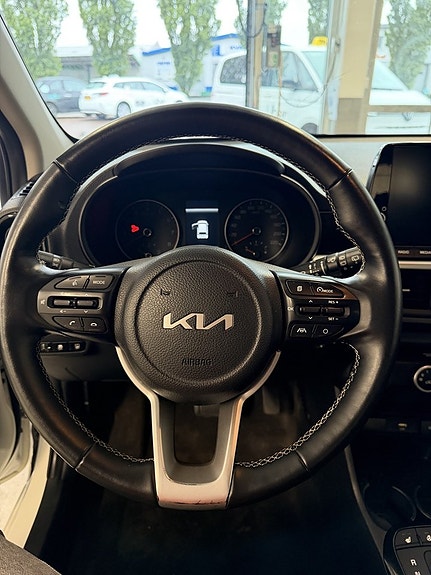 Kia Picanto 11 of 20