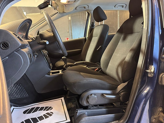 Mercedes-Benz A160 5 of 16