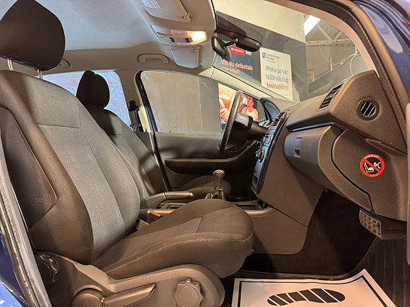 Mercedes-Benz A160 6 of 16