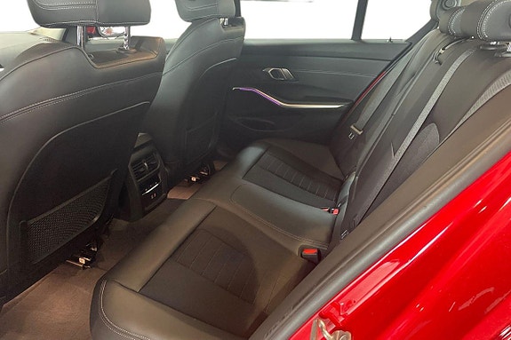 BMW 330e 11 of 18