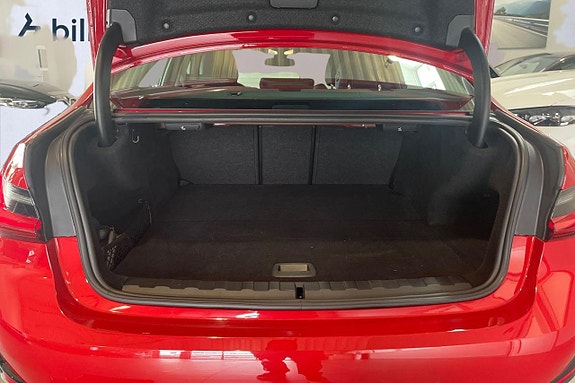 BMW 330e 10 of 18