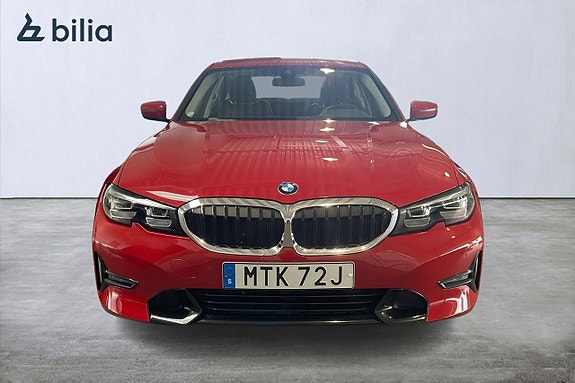 BMW 330e 5 of 18