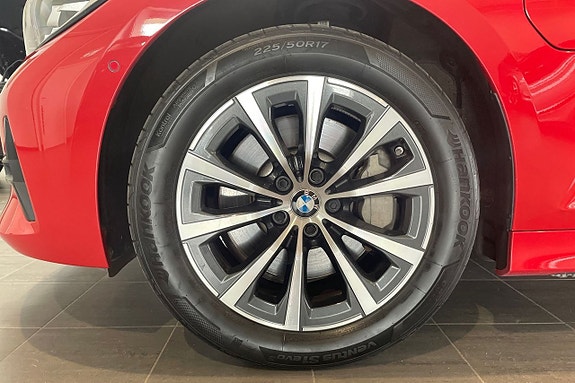 BMW 330e 15 of 18