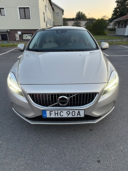 Volvo V40 4 of 10