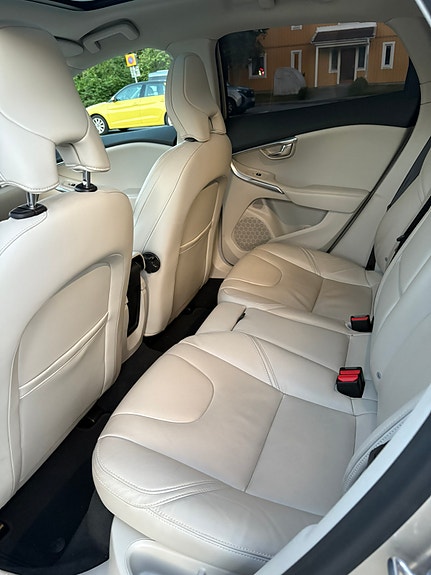 Volvo V40 7 of 10