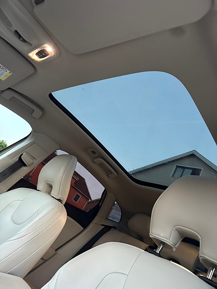 Volvo V40 8 of 10