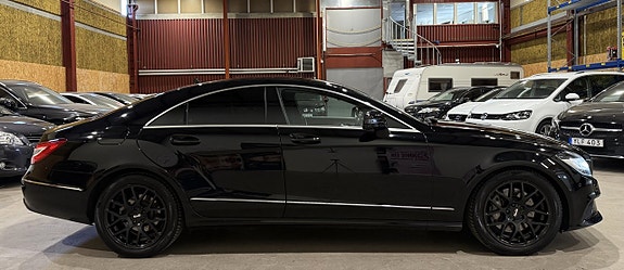 Mercedes-Benz CLS350 5 of 5