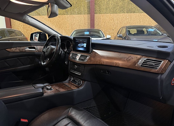 Mercedes-Benz CLS350 10 of 18