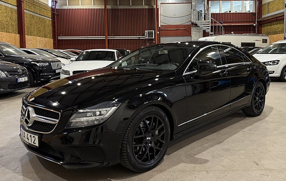 Mercedes-Benz CLS350 3 of 5