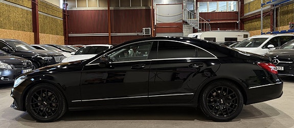 Mercedes-Benz CLS350 4 of 5
