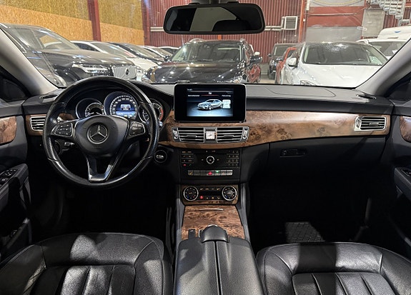 Mercedes-Benz CLS350 12 of 18