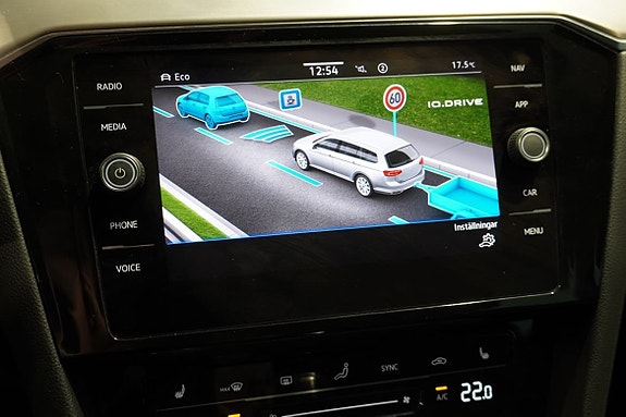 Volkswagen Passat Alltrack 16 of 18