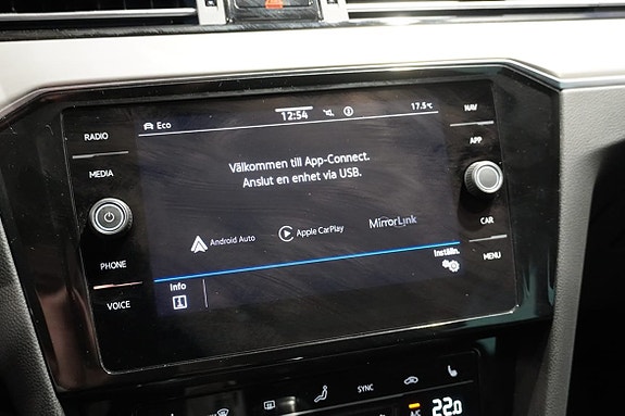 Volkswagen Passat Alltrack 14 of 18