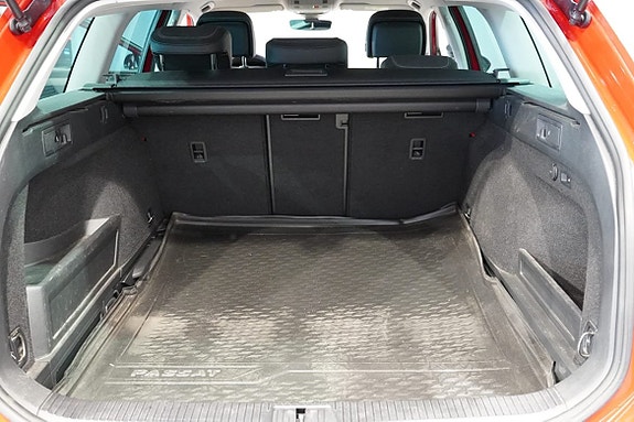 Volkswagen Passat Alltrack 9 of 18