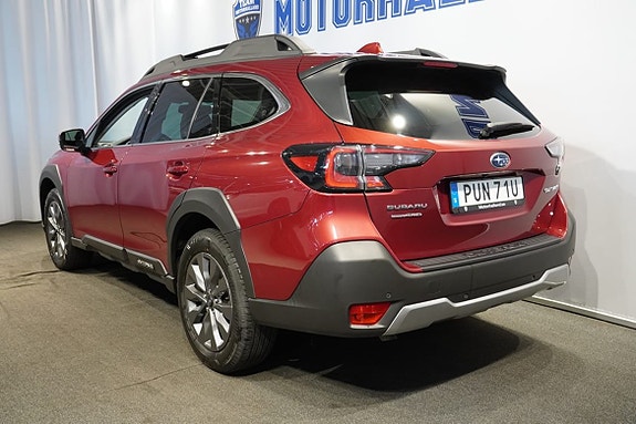 Subaru Outback 3 of 5