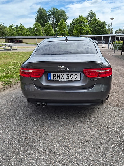 Jaguar XE 3 of 9