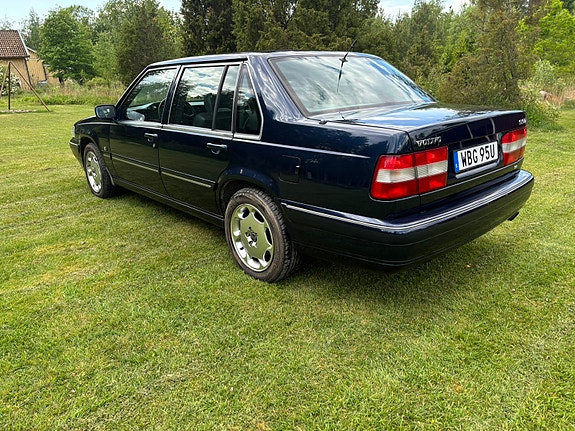 Volvo S90 4 of 5