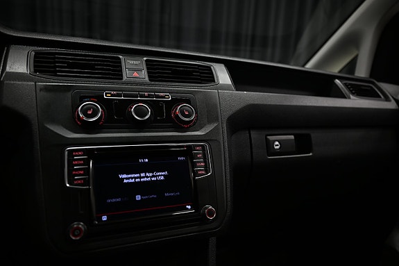 Volkswagen Caddy Maxi 26 of 29
