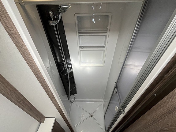 Kabe TM Classic 740 LXL / ALDE / Drag / Solcell / MaxxFan 9 of 11