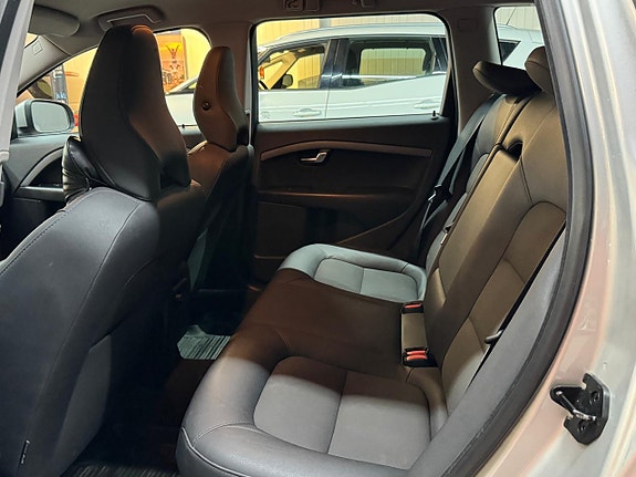 Volvo V70 14 of 14