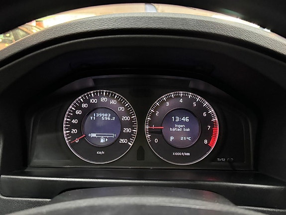 Volvo V70 10 of 14