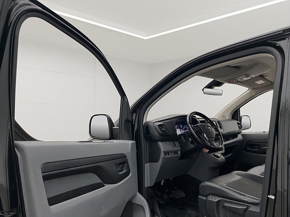 Opel Vivaro 16 of 30