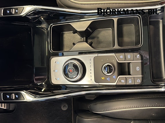 Kia Sorento 12 of 15