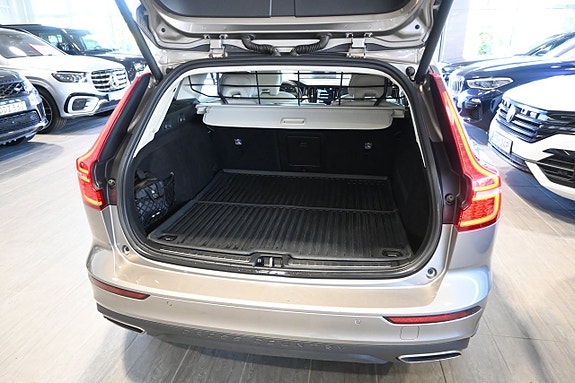 Volvo V60 Cross Country 15 of 25