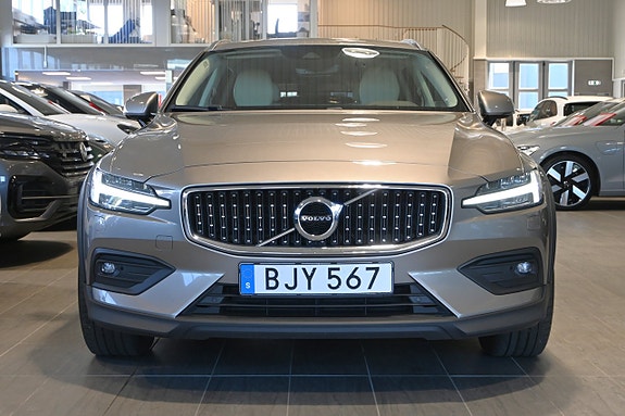 Volvo V60 Cross Country 5 of 5