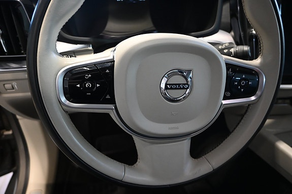 Volvo V60 Cross Country 17 of 25