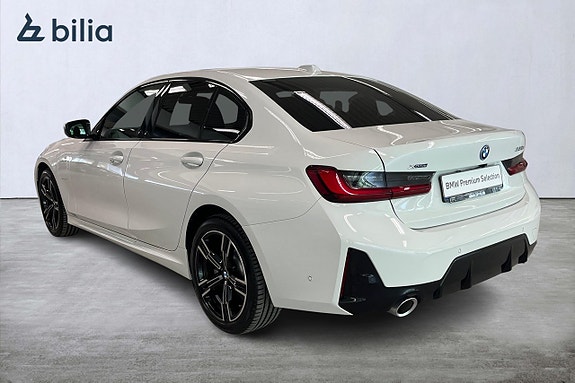 BMW 330e 2 of 17