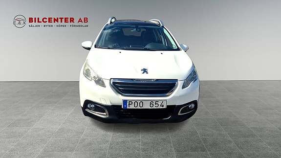 Peugeot 2008 2 of 5