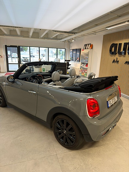 MINI Cooper S 5 of 5