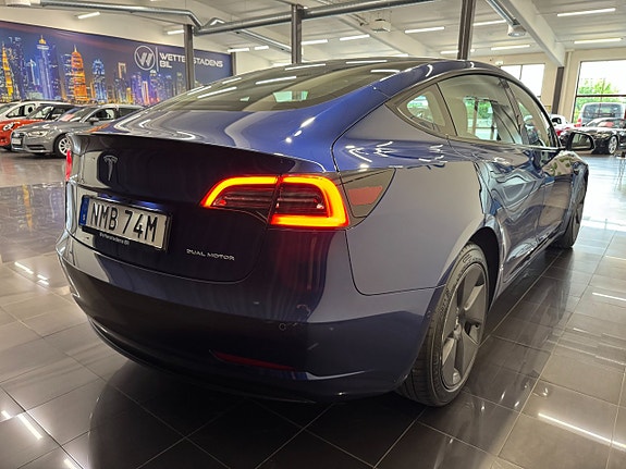 Tesla Model 3 5 of 5
