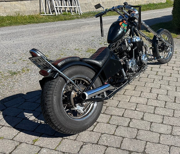 Honda CB 750 Four 2 of 5