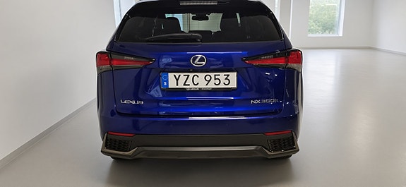 Lexus NX300h 5 of 11