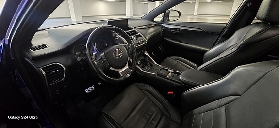 Lexus NX300h 9 of 11