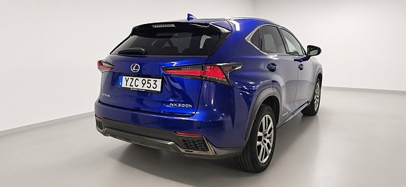 Lexus NX300h 4 of 11