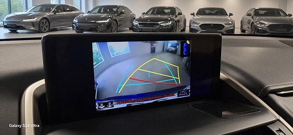 Lexus NX300h 10 of 11