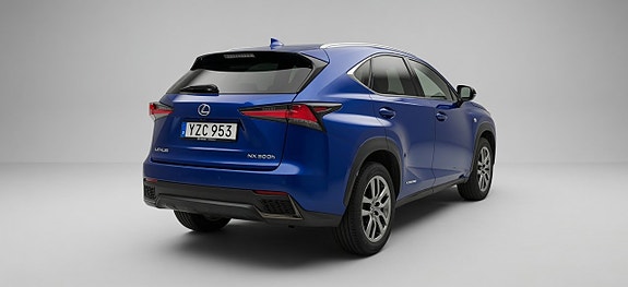 Lexus NX300h 3 of 12