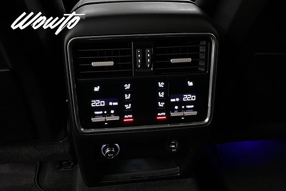 Porsche Cayenne 15 of 22