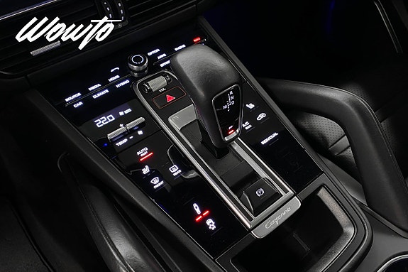 Porsche Cayenne 17 of 22
