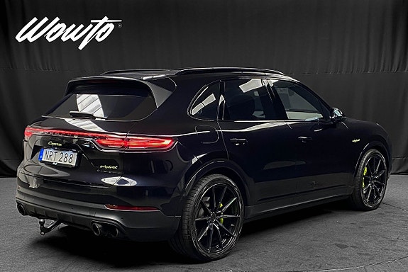 Porsche Cayenne 5 of 5