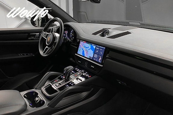 Porsche Cayenne 16 of 22